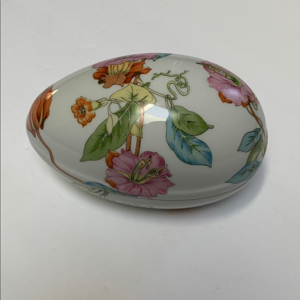 Elegant Floral Ceramic Egg with Multicolor Design